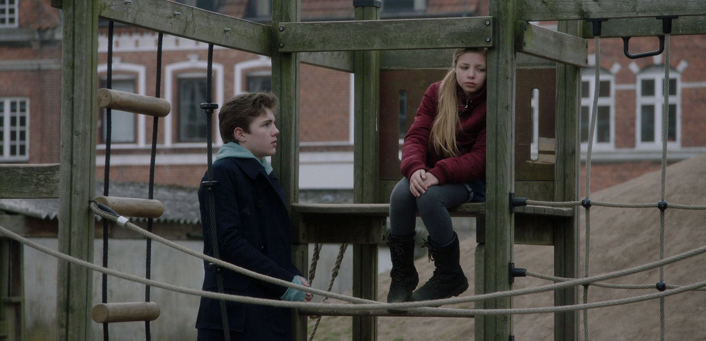 Julie og Rafi på skolen