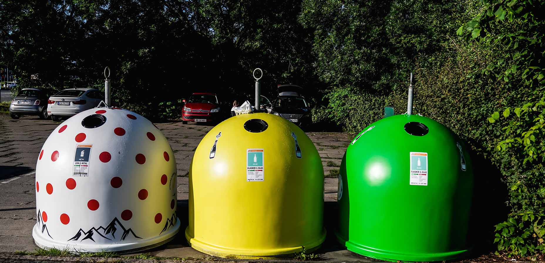 Tour-skraldespande står og "pynter" til Tour de France