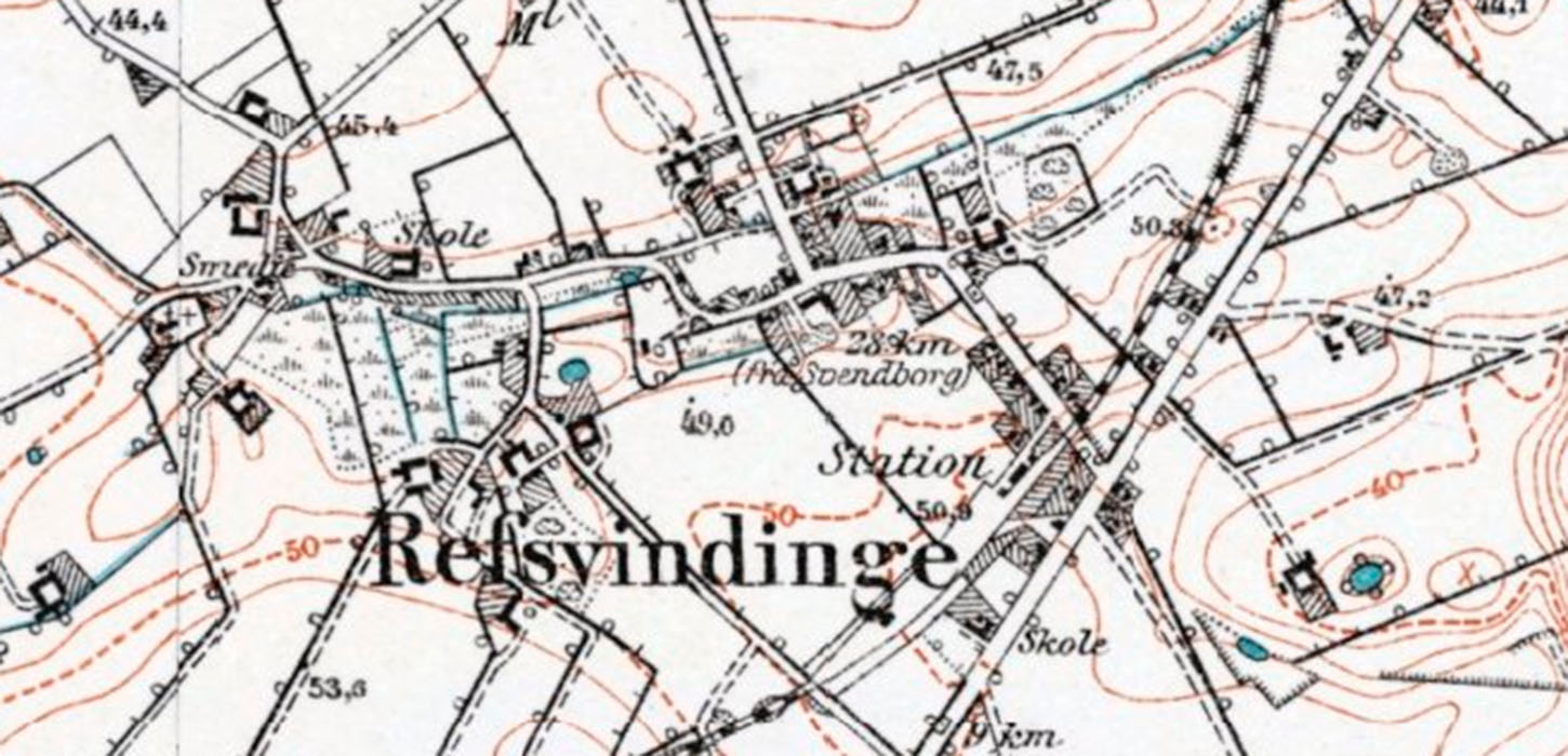 Efterjernbanens ankomst voksede Refsvindinge tættere på bade stationen og landevejen.