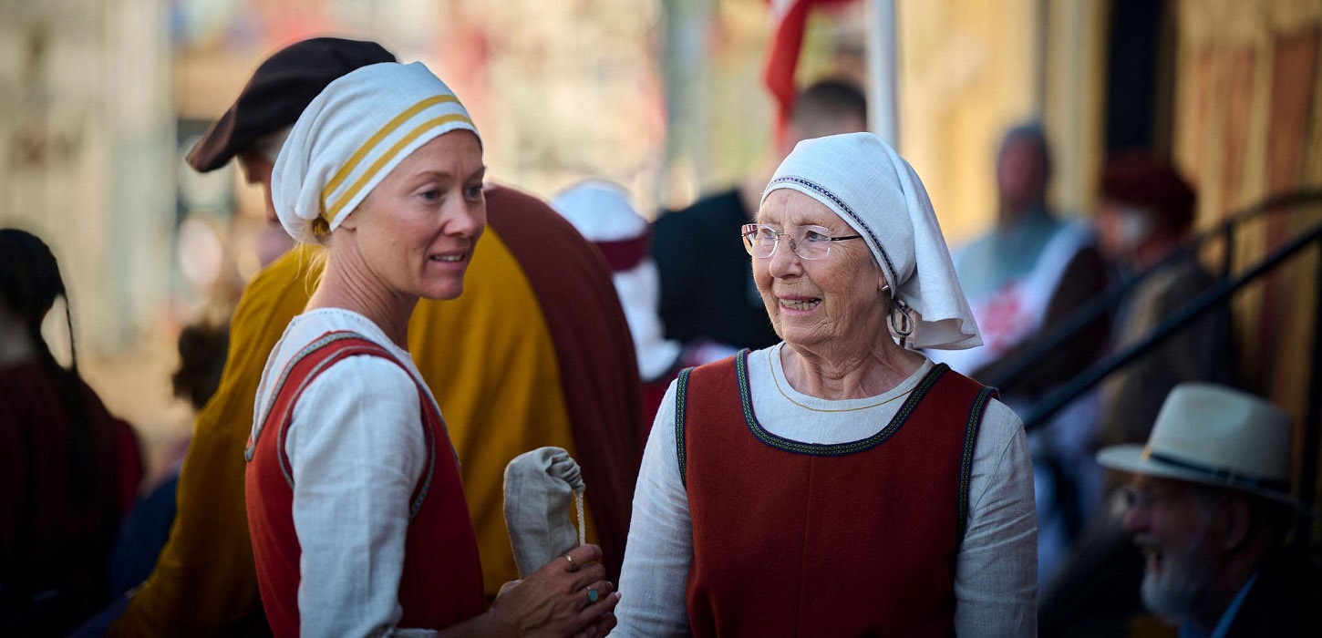 To middelalderkvinder til Danehof