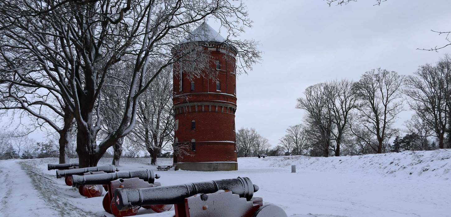Nyborg Vold dækket med hvid sne