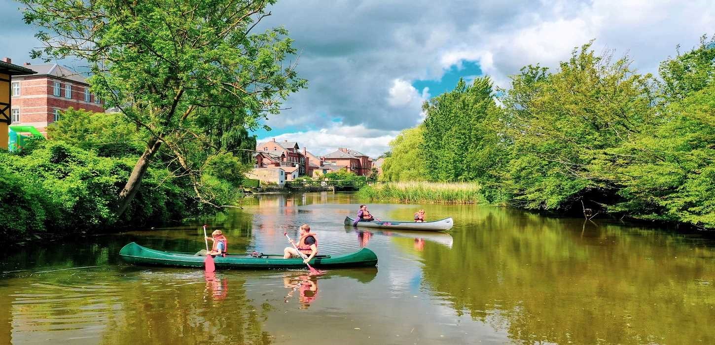 Tag med på kanotur med Voldgravens Fortællinger i Nyborg