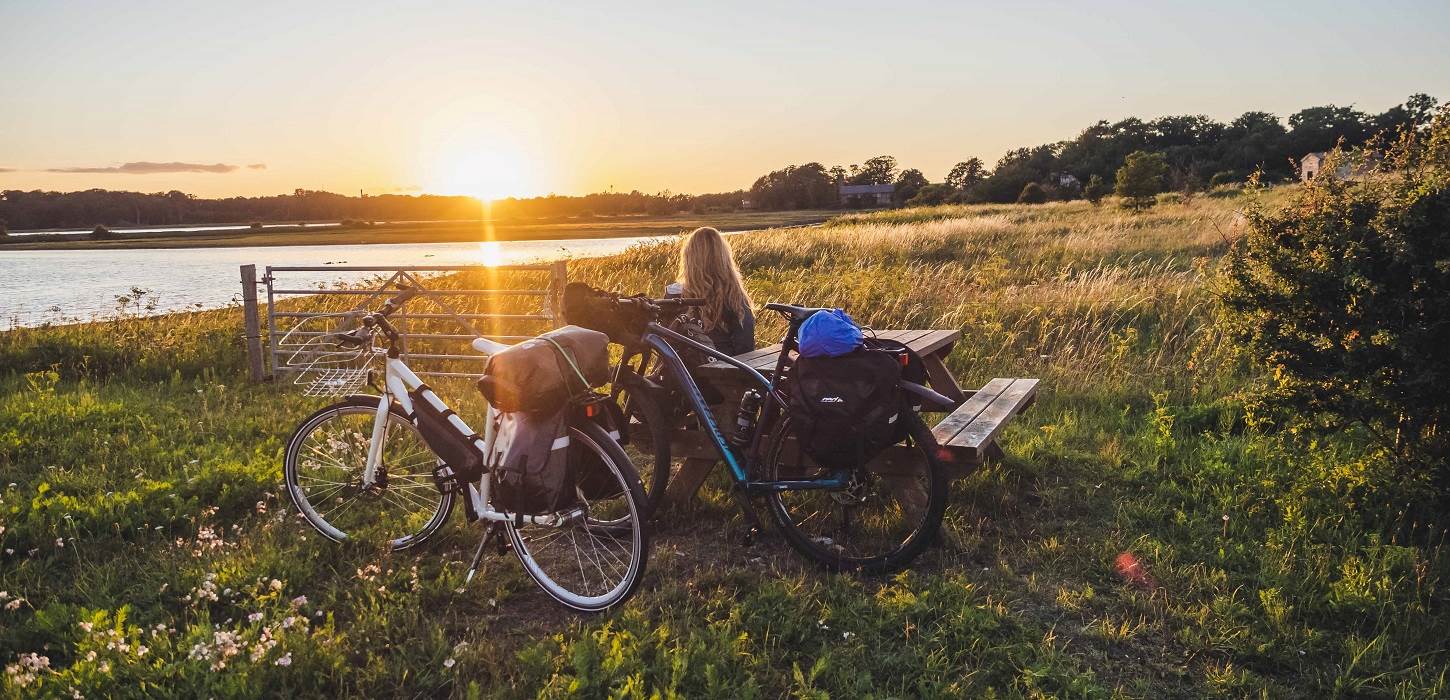 På cykeltur til Knudshoved Fyr tæt på Storebæltsbroen