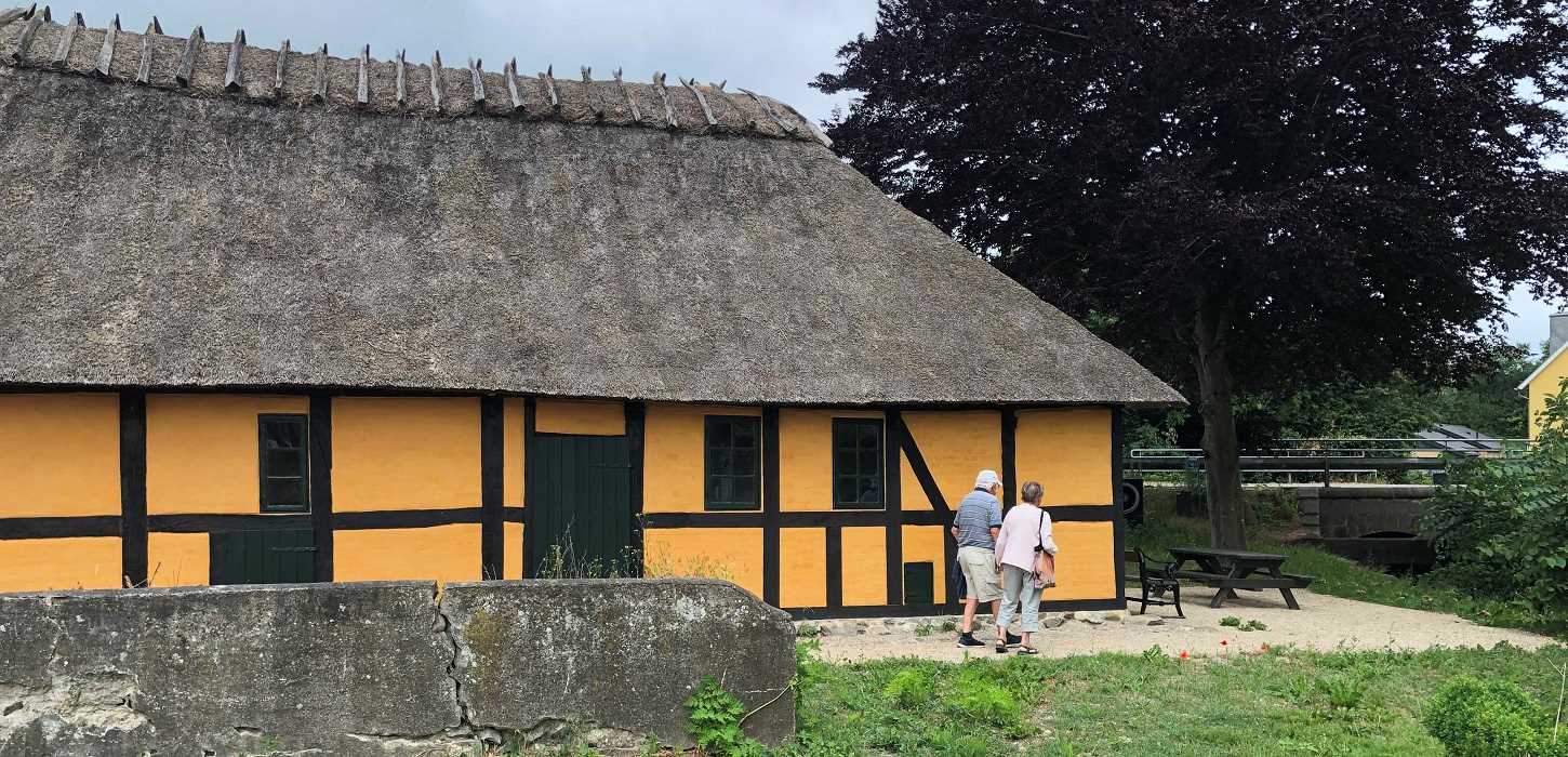 Besøg det charmerende bindingsværkshus, Almas Hus, i Ørbæk sogn ved Nyborg, Fyn